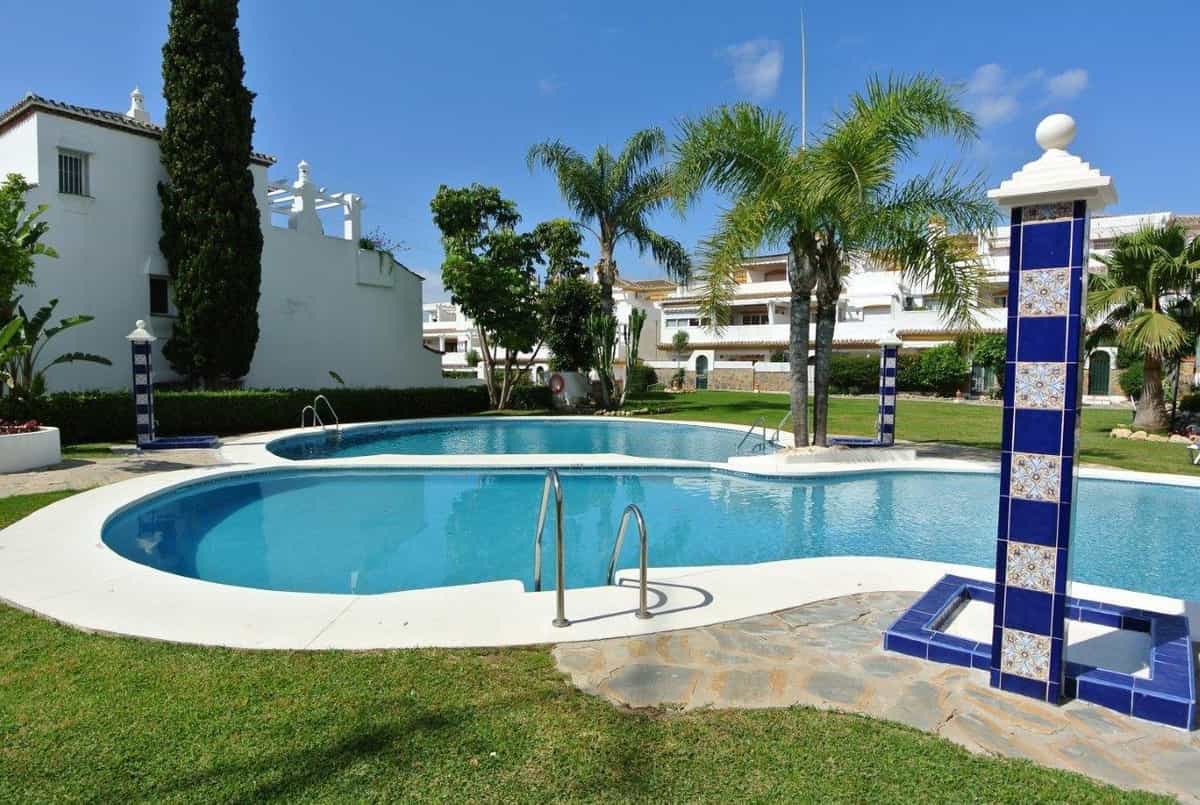 Condominium in Marbella, Andalusië 10142296