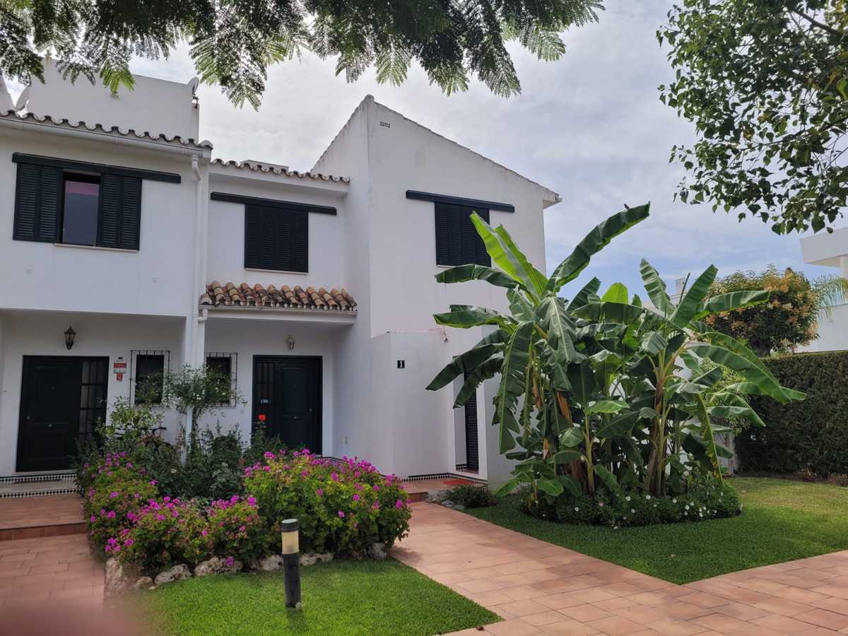 House in San Pedro de Alcantara, Andalusia 10142452