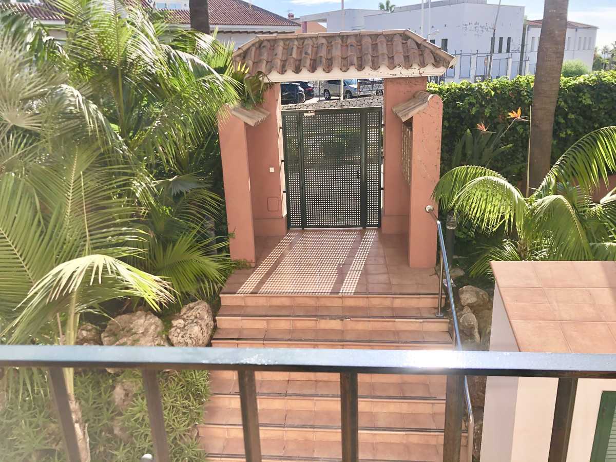 Condominio en La Atalaya, Andalucía 10142875