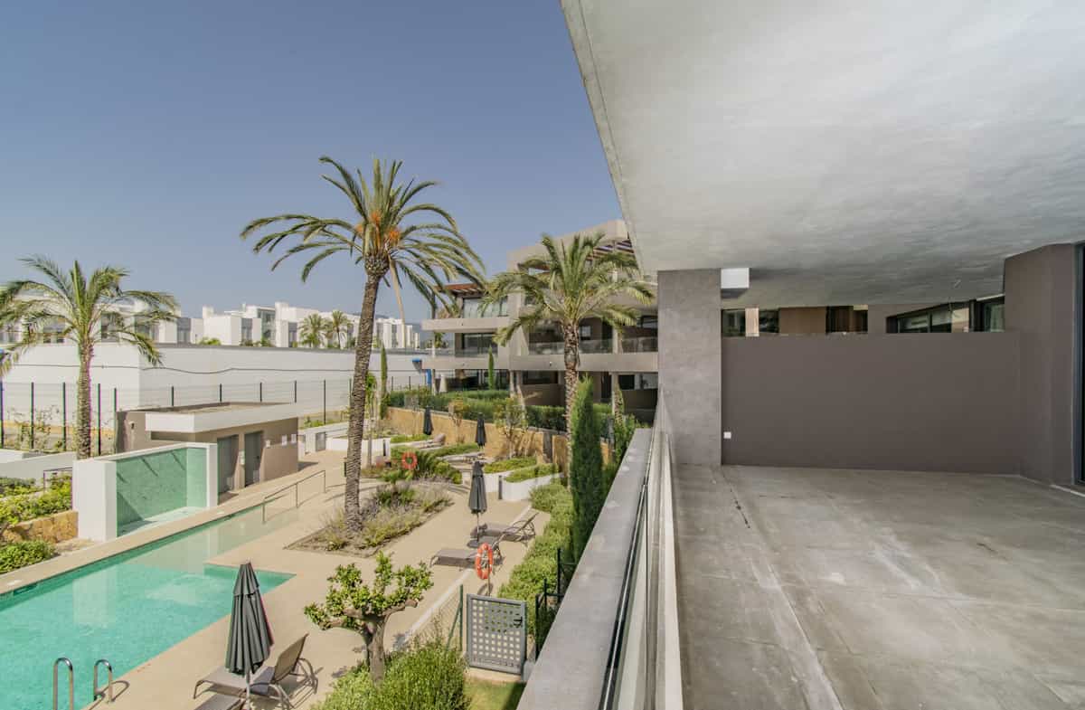 Condominium in Cancelada, Andalusia 10142910