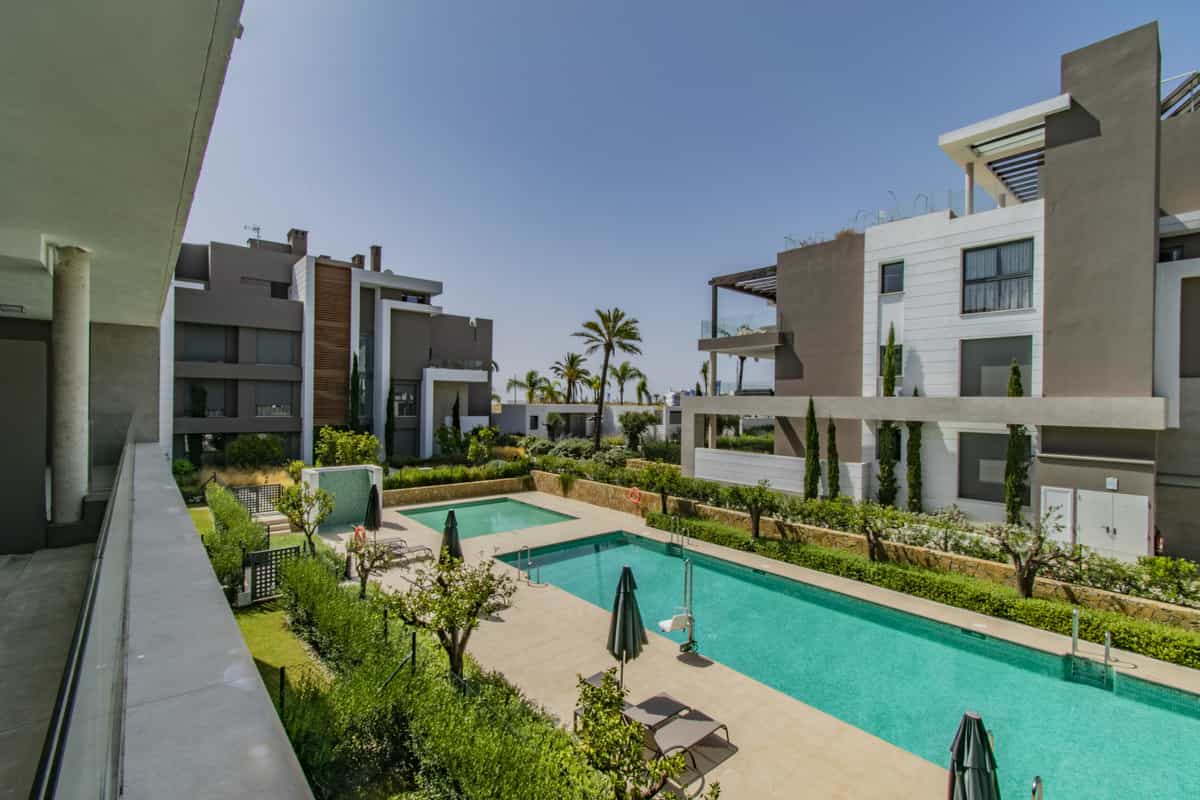 Condominium in Benahavis, Andalusia 10142910