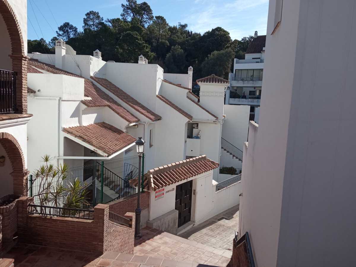Eigentumswohnung im Benahavis, Andalusien 10143412