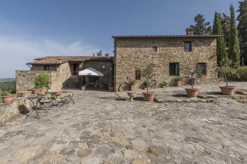 Rumah di Castellina di Chianti, Toskana 10143596