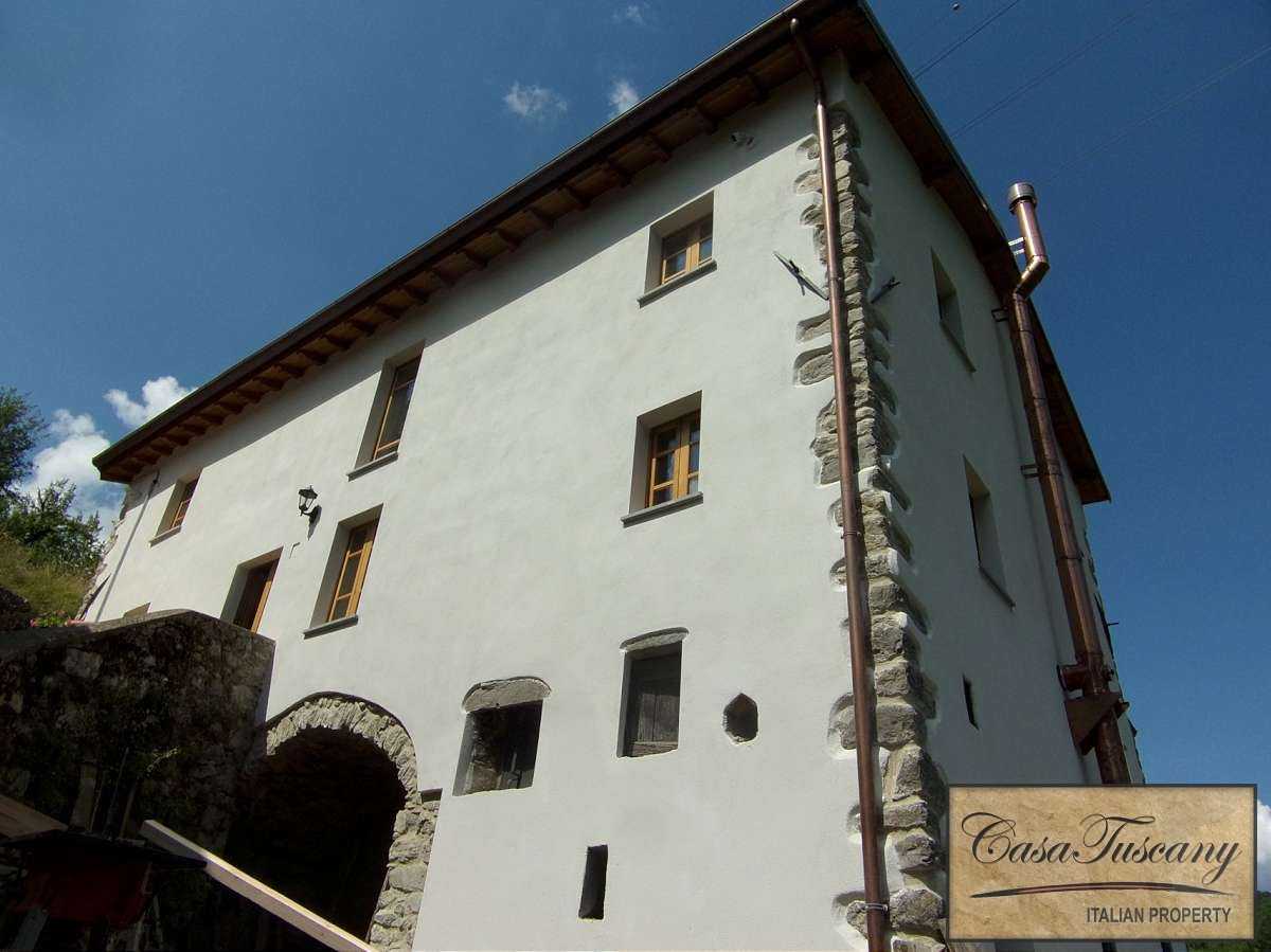 House in Molazzana, Tuscany 10143603