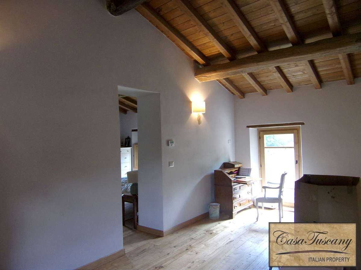 σπίτι σε Molazzana, Tuscany 10143603