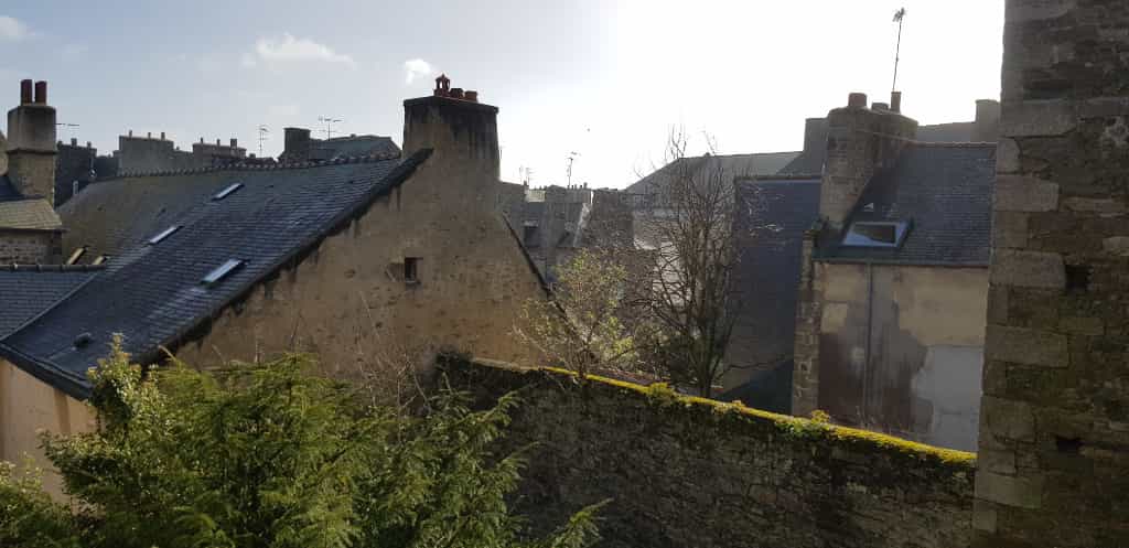 Condominium in Dinan, Bretagne 10143659