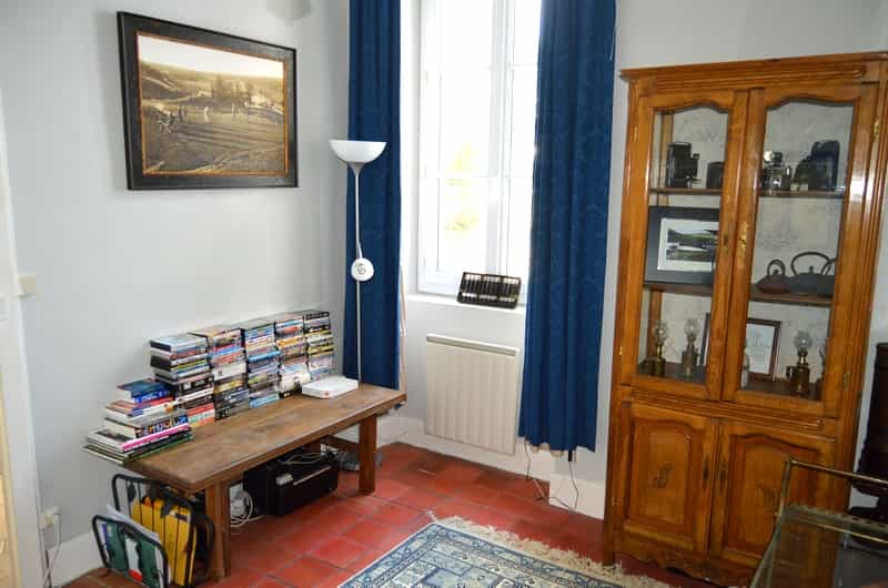 公寓 在 Aunac-sur-Charente, Nouvelle-Aquitaine 10143716