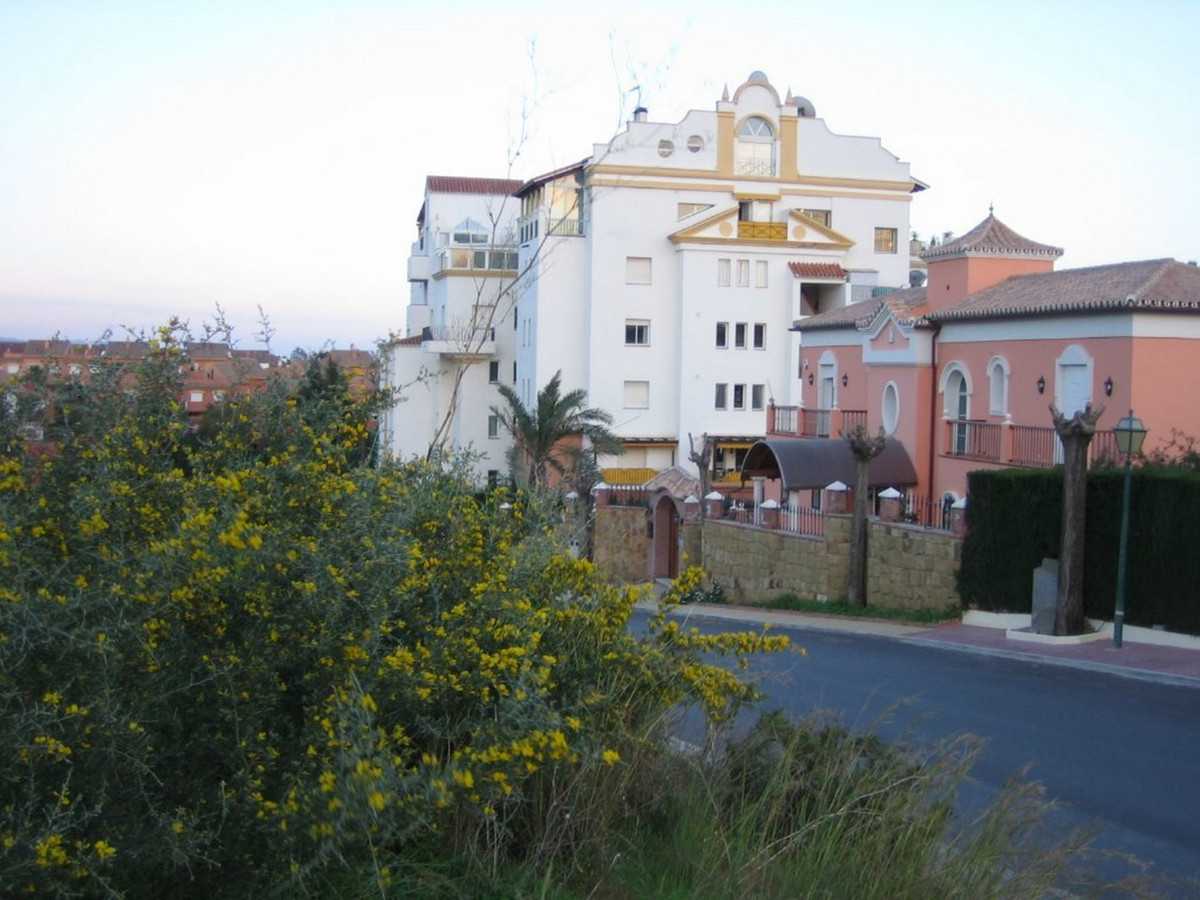 Land in Estepona, Andalusia 10143958