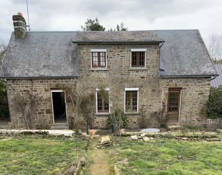 House in Le Pas, Pays de la Loire 10144042