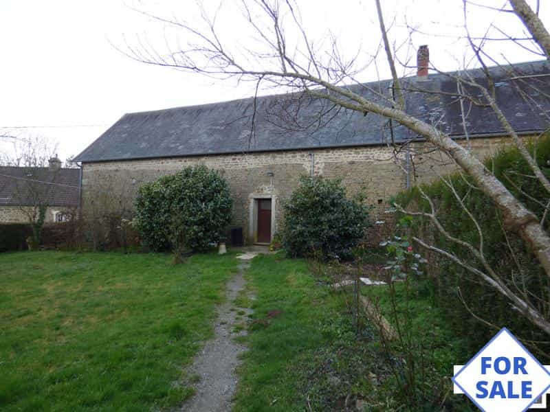 Dom w Saint-Denis-sur-Sarthon, Normandia 10144138