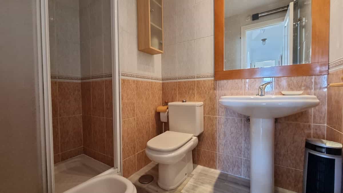 Condominium in Fuengirola, Andalucía 10144215