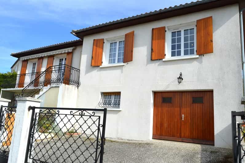 House in Ruffec, Nouvelle-Aquitaine 10144231