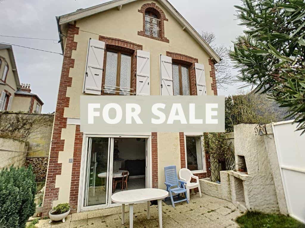 casa en Saint-Aubin-des-Préaux, Normandía 10144269