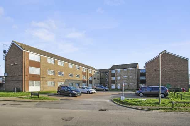 Condominium in Horley, Surrey 10144653