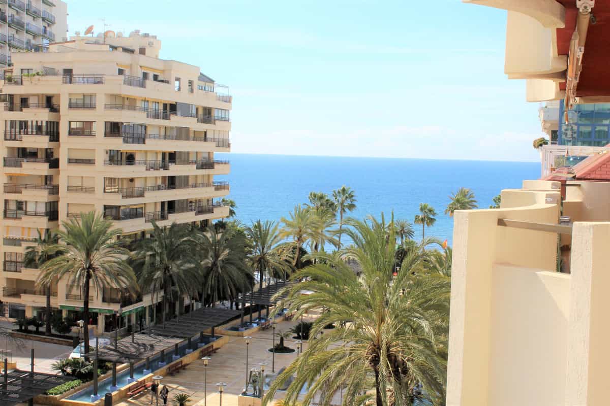 Condominium in Marbella, Andalusië 10144701