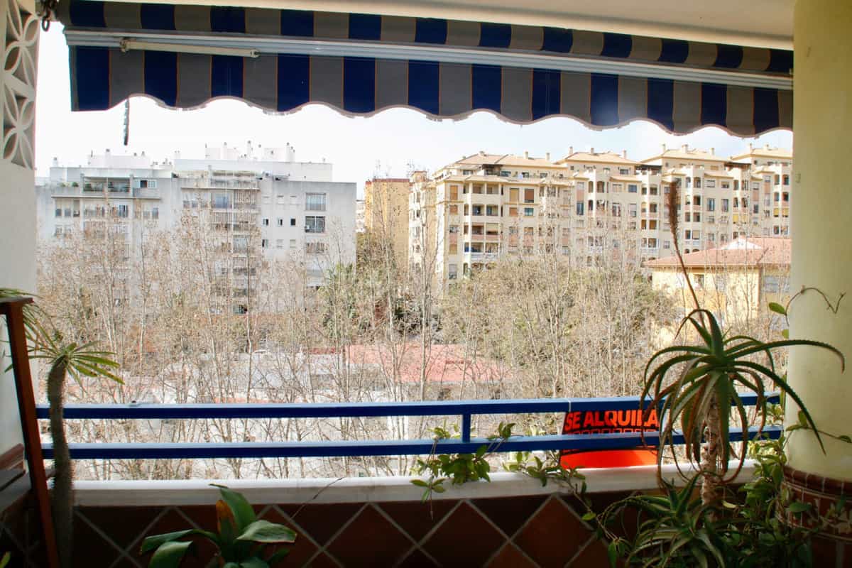 Condominium in Marbella, Andalucía 10144707