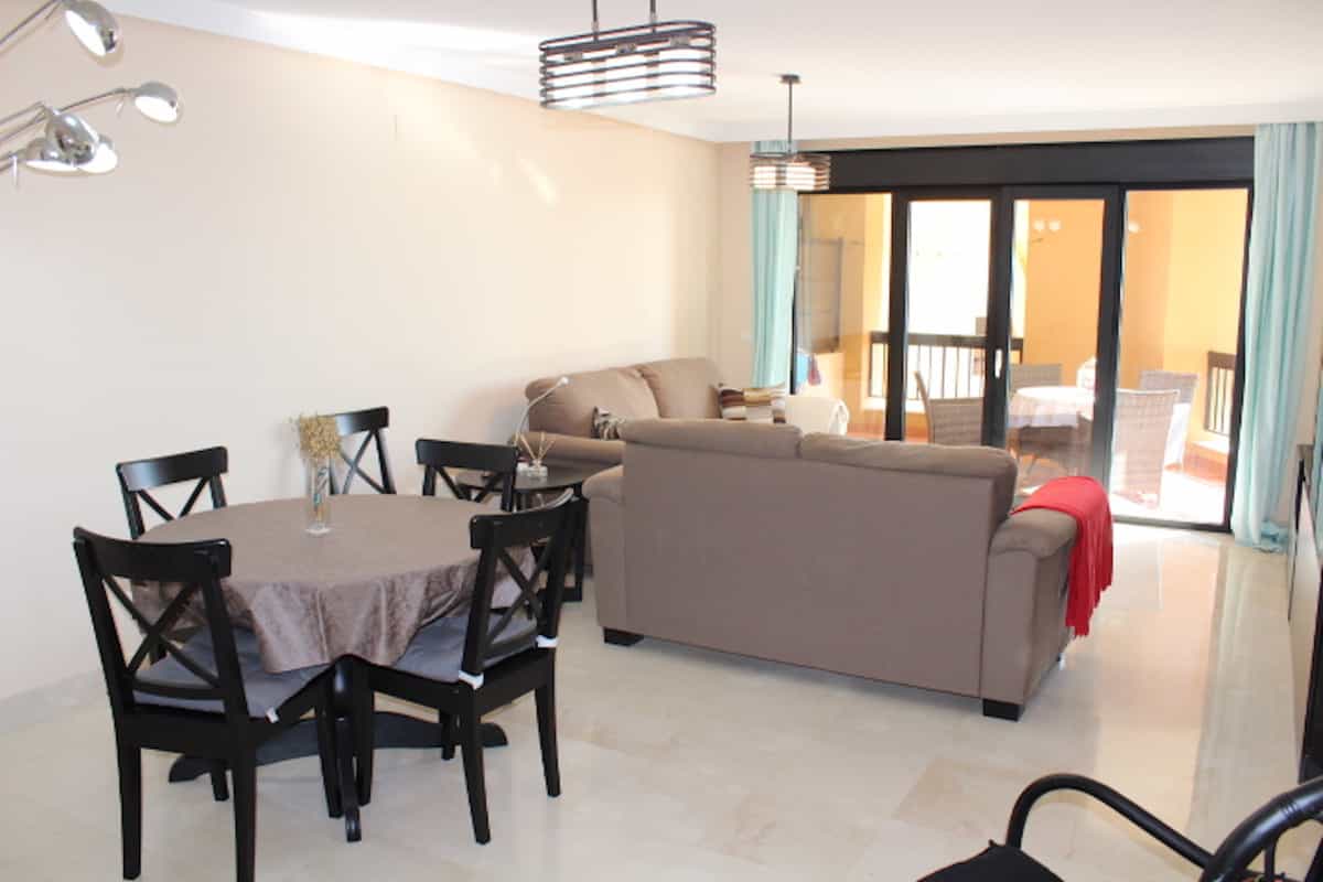 Condominium in San Pedro de Alcantara, Andalusia 10144767