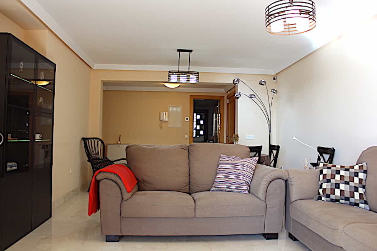 Condominium in Marbella, Andalucía 10144767