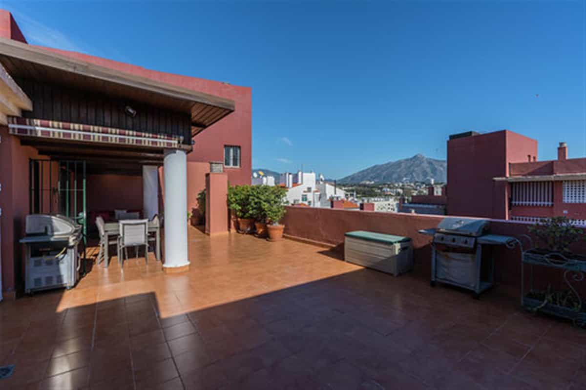 Condominium in San Pedro de Alcantara, Andalusia 10144769