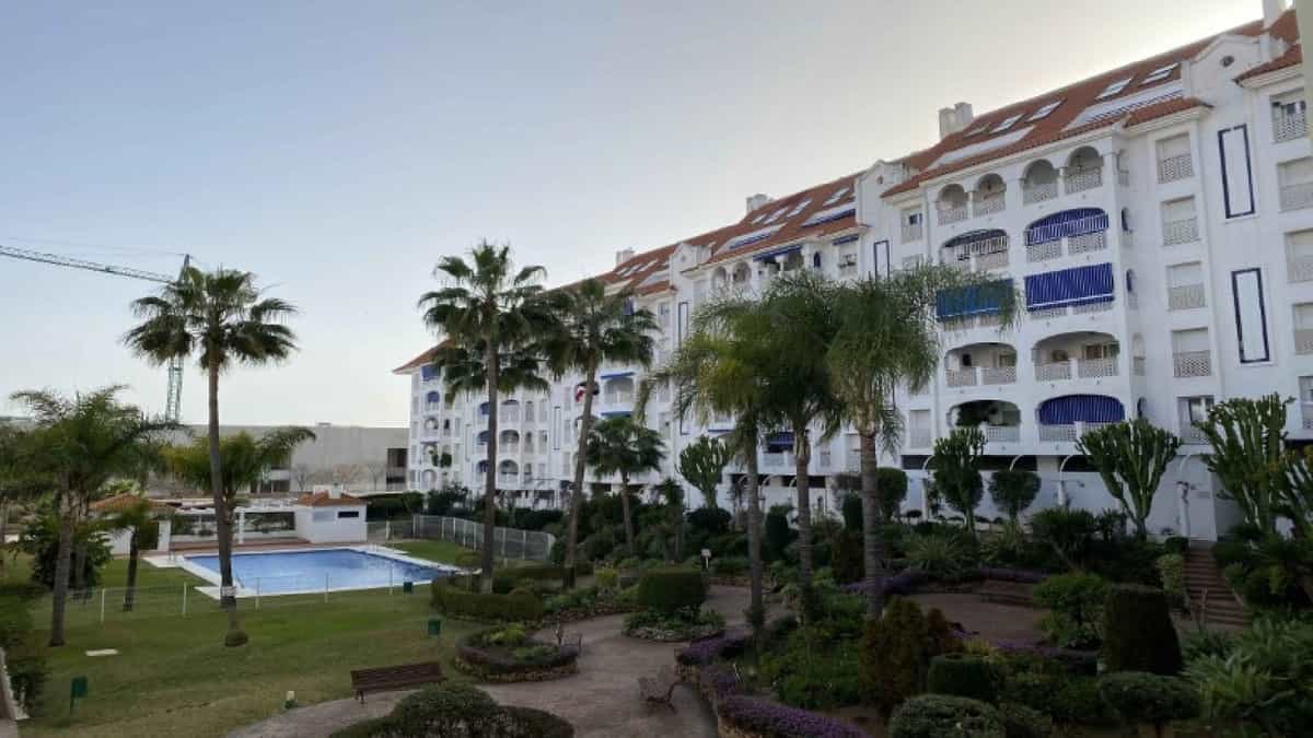 Condominium in San Pedro de Alcantara, Andalusia 10144776