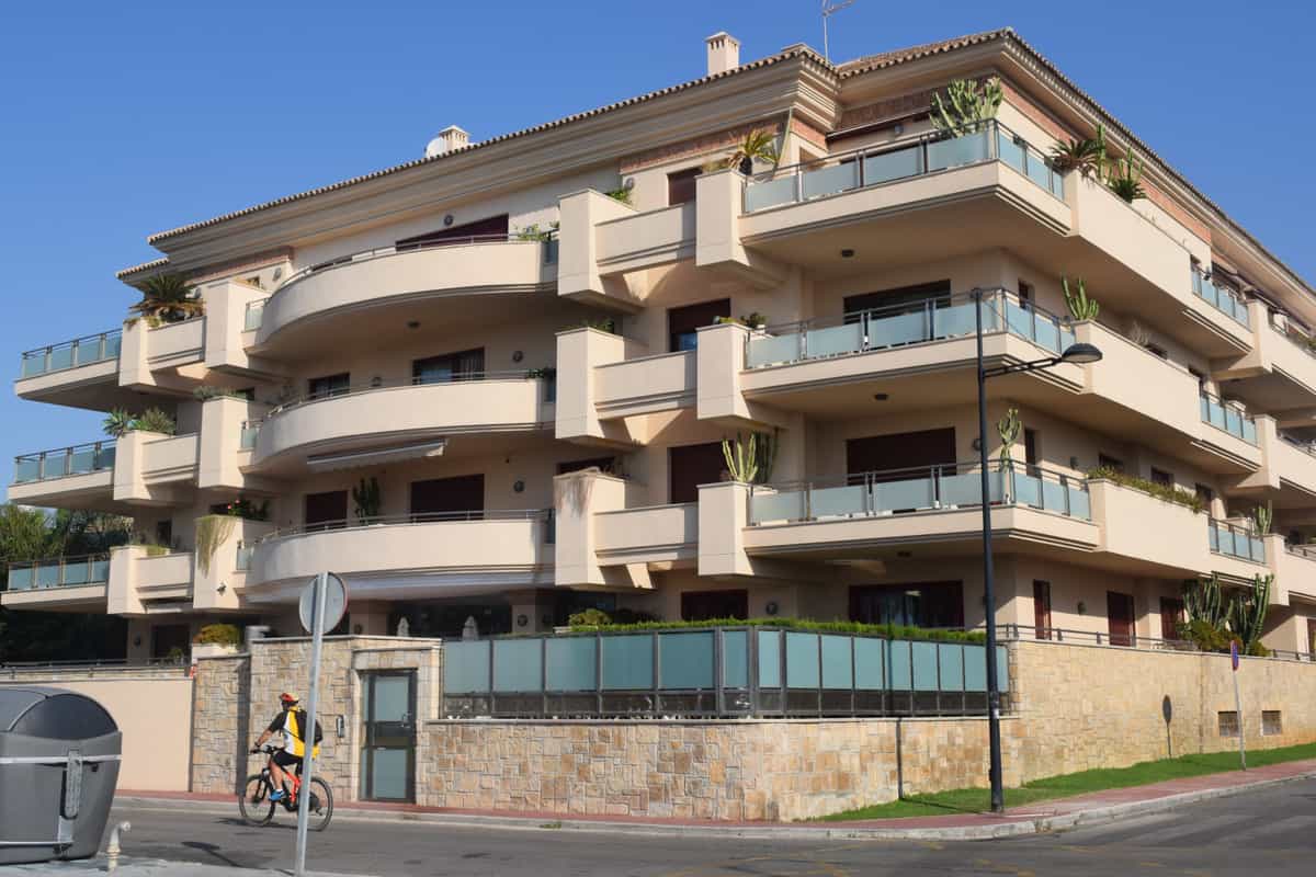 Condominium in San Pedro de Alcántara, Andalusia 10144780