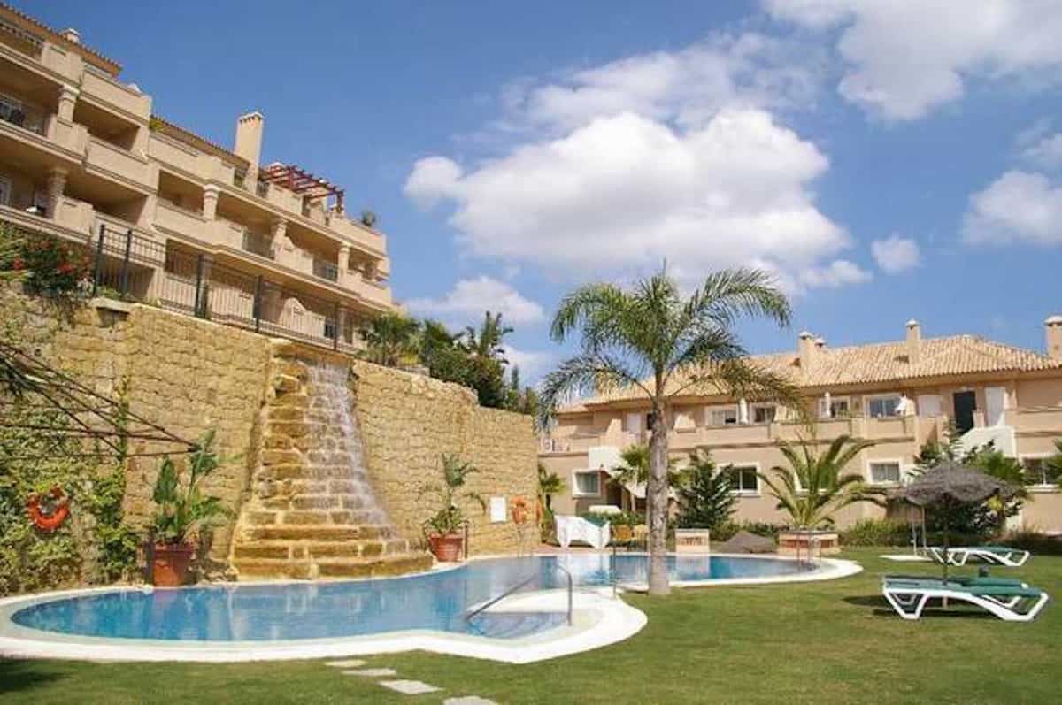 Condominium in Alhaurin el Grande, Andalusia 10145255