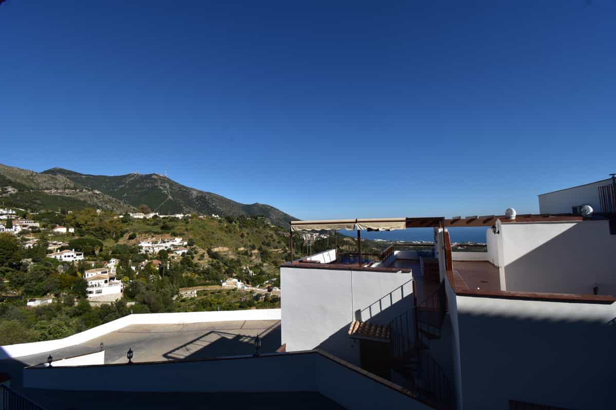 Condominium in Alhaurin el Grande, Andalusia 10145263