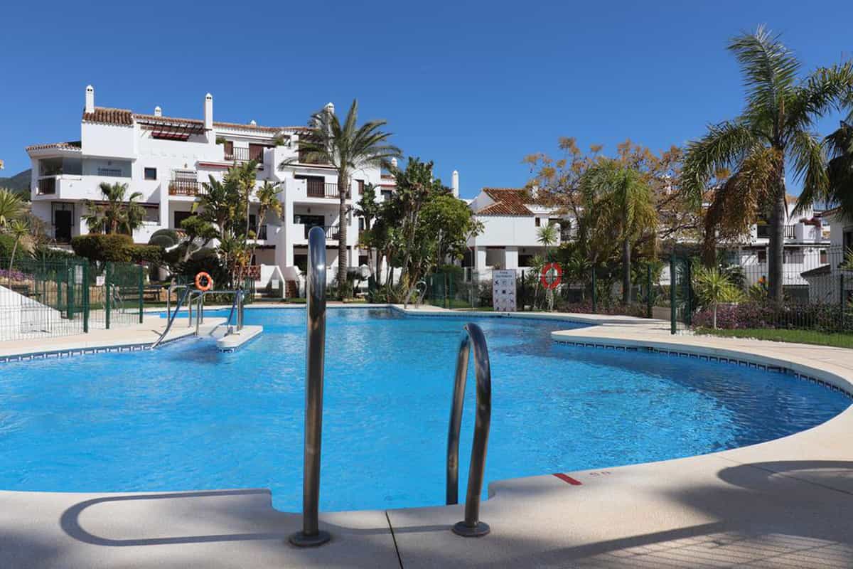 Condominium in Alhaurin el Grande, Andalusië 10145269