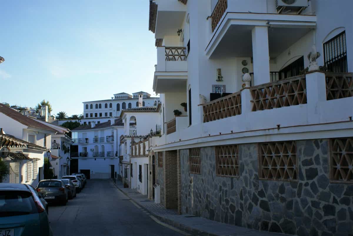 Condominium in Alhaurin el Grande, Andalusië 10145272