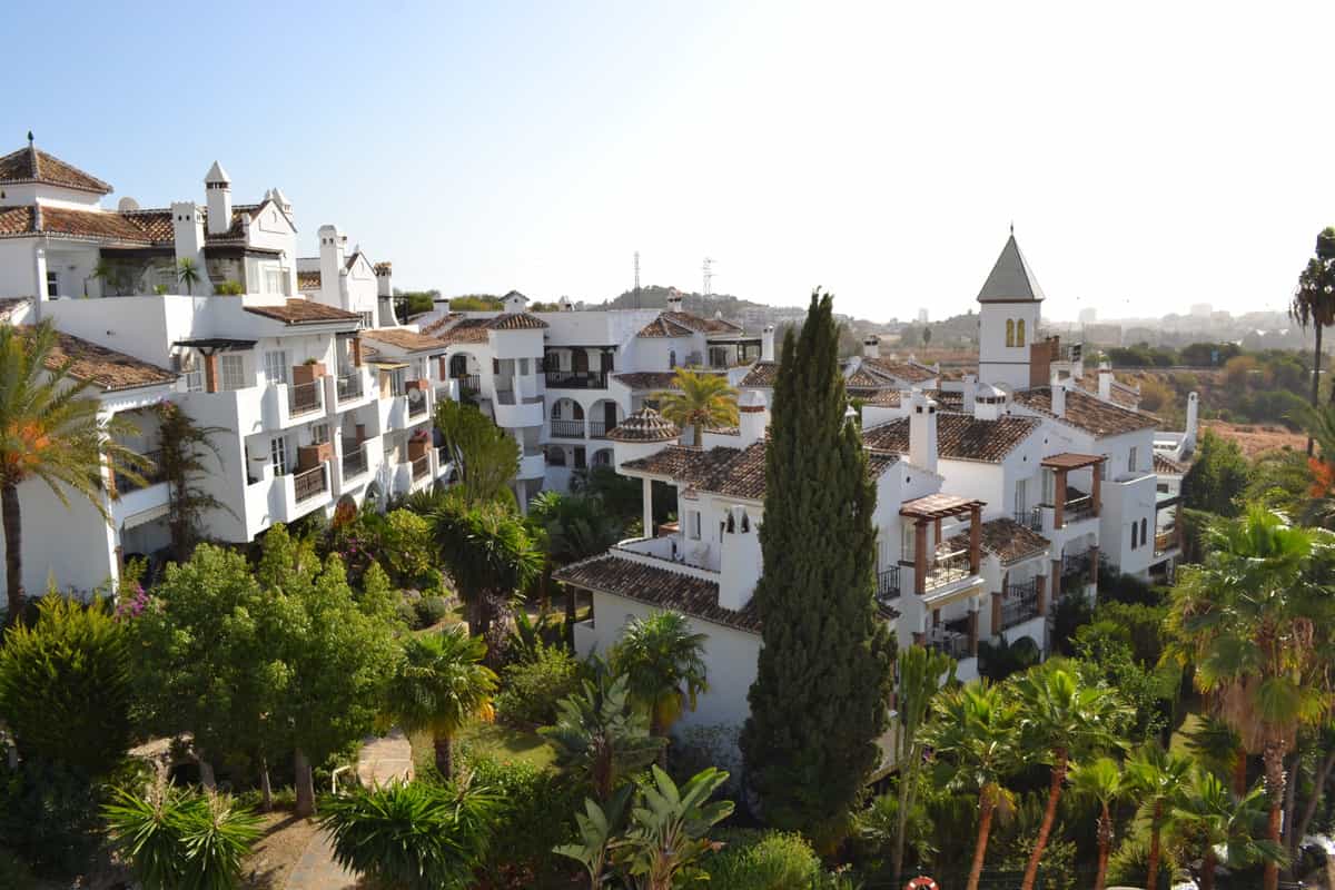 Condominium in Alhaurin el Grande, Andalusia 10145274