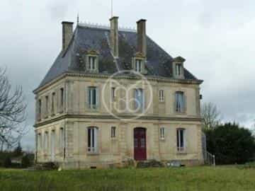 σπίτι σε Saint-Maixent-l'Ecole, Nouvelle-Aquitaine 10145666