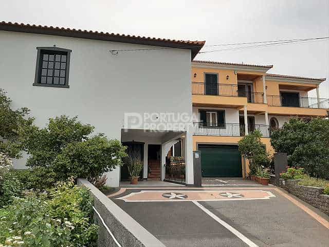 Rumah di Machico, Madeira 10145680