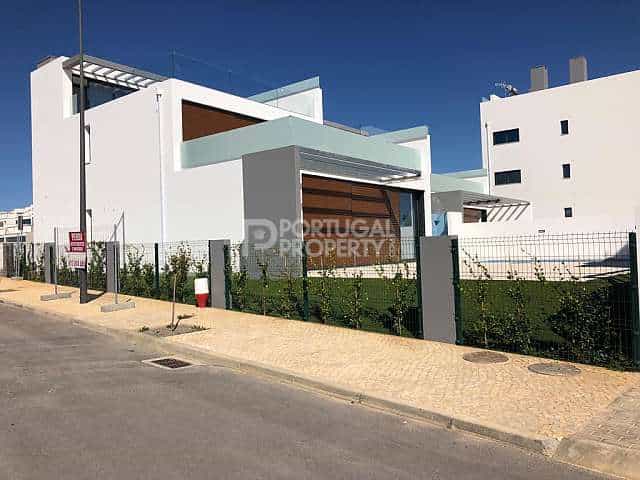 House in , Faro District 10145712