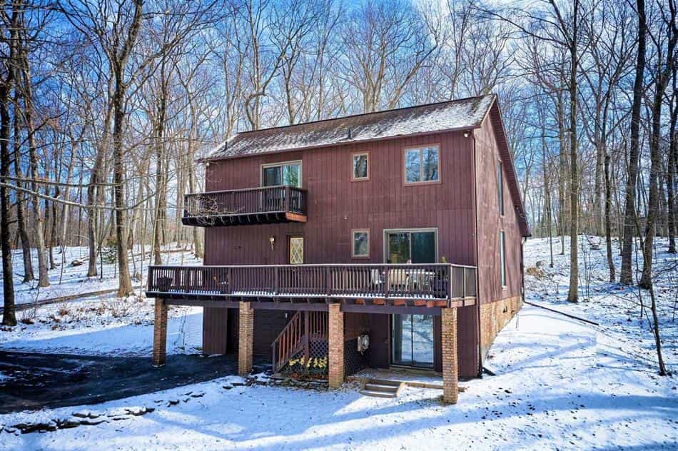 House in Sylvan Lake, New York 10145826