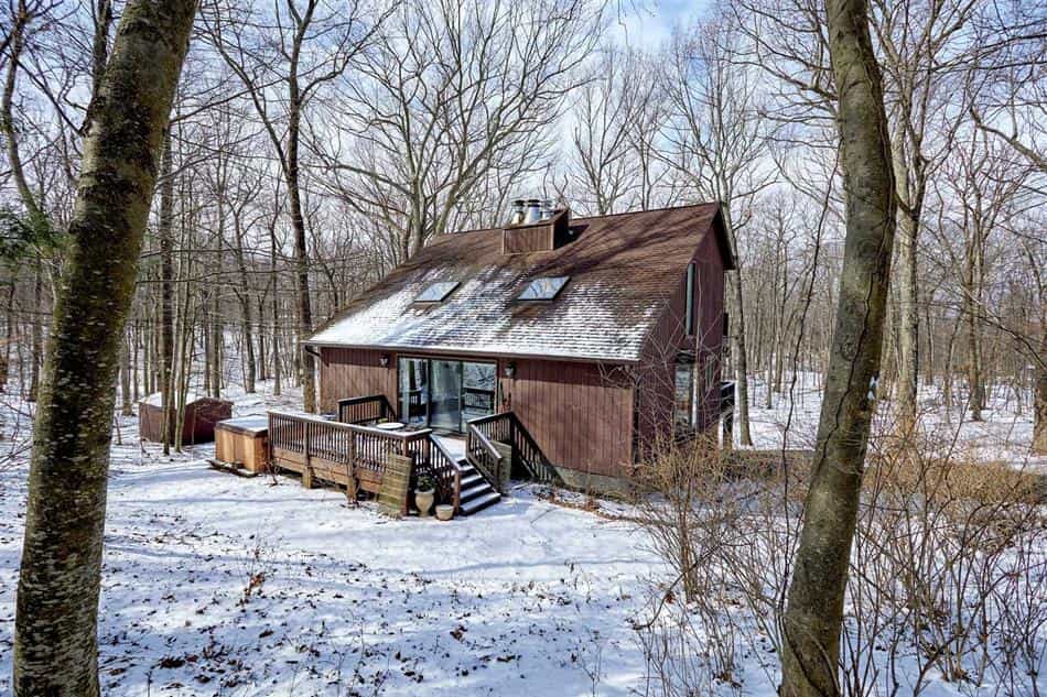 House in Sylvan Lake, New York 10145826