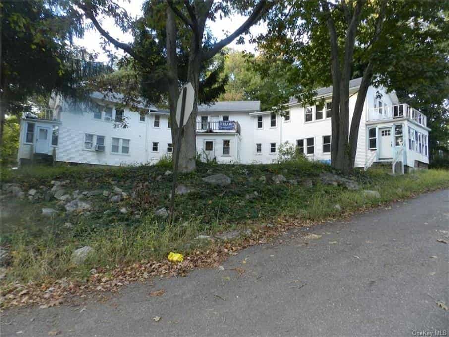 House in Lake Peekskill, New York 10145934