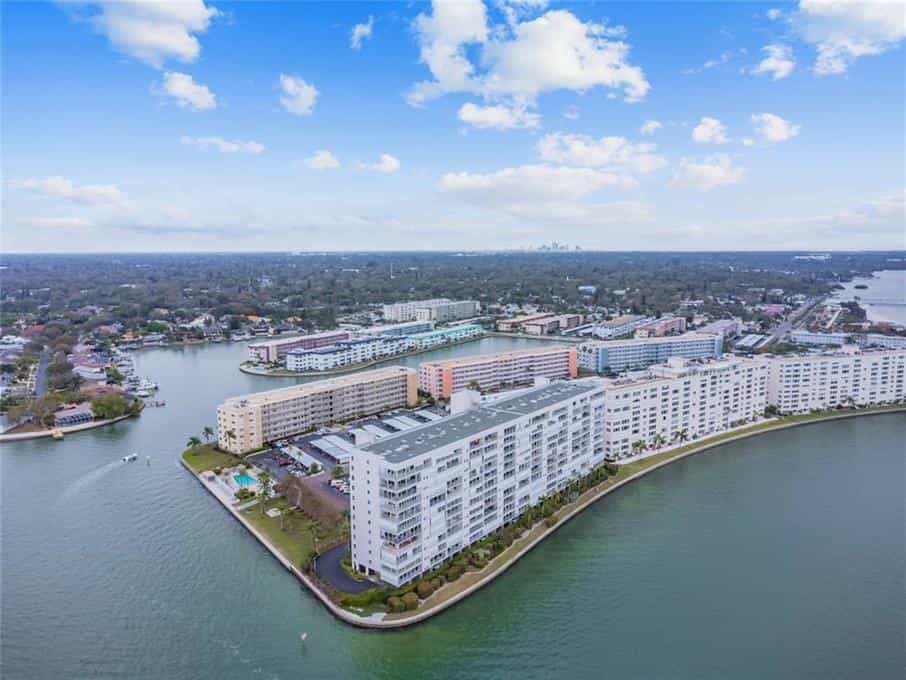 Eigentumswohnung im Gulfport, Florida 10146097