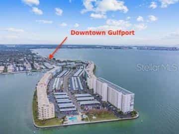 Condomínio no Gulfport, Flórida 10146097