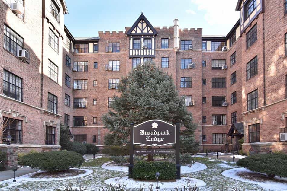 Condominium in White Plains, New York 10146149