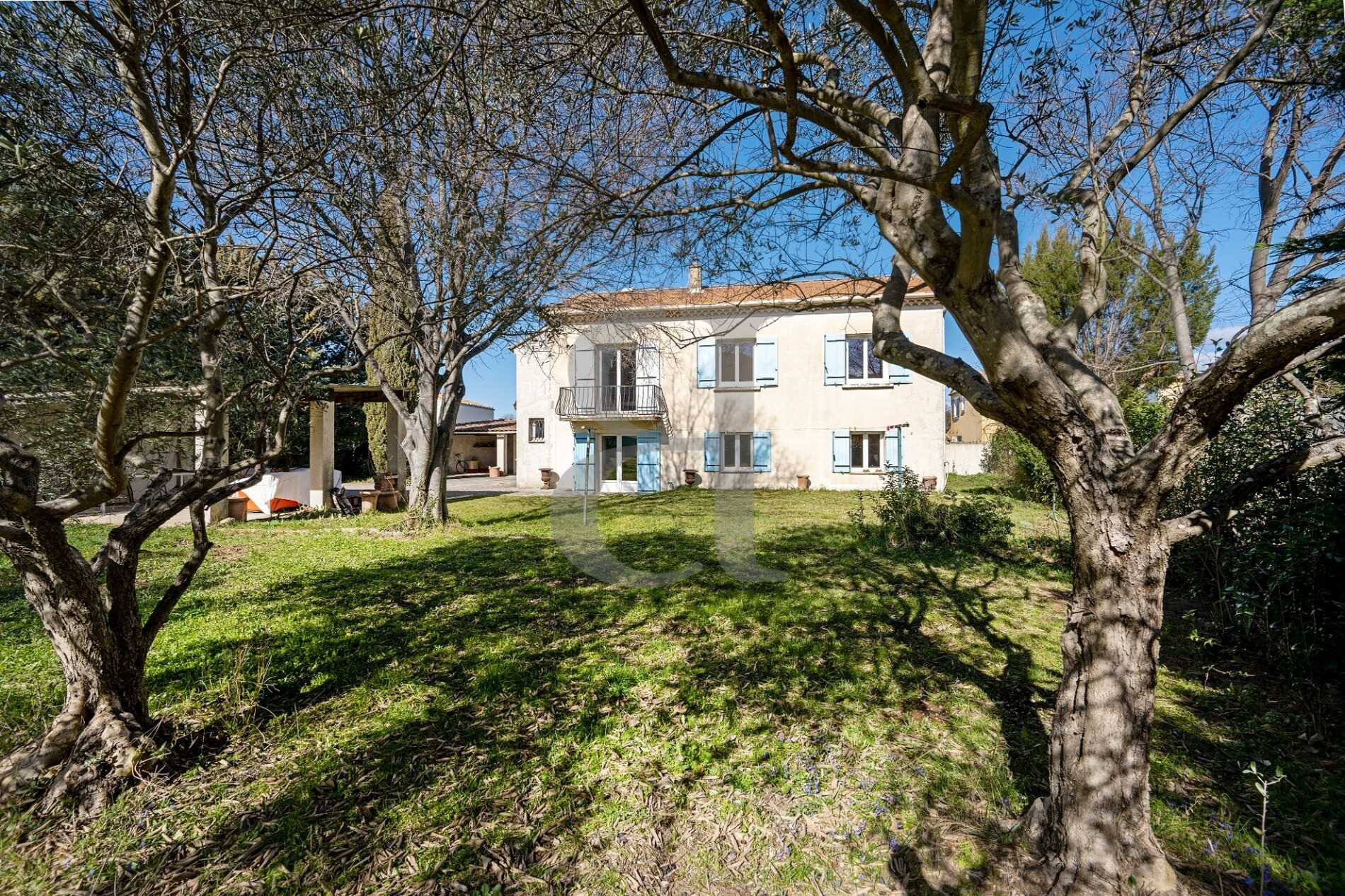 casa no L'Isle-sur-la-Sorgue, Provença-Alpes-Costa Azul 10146242
