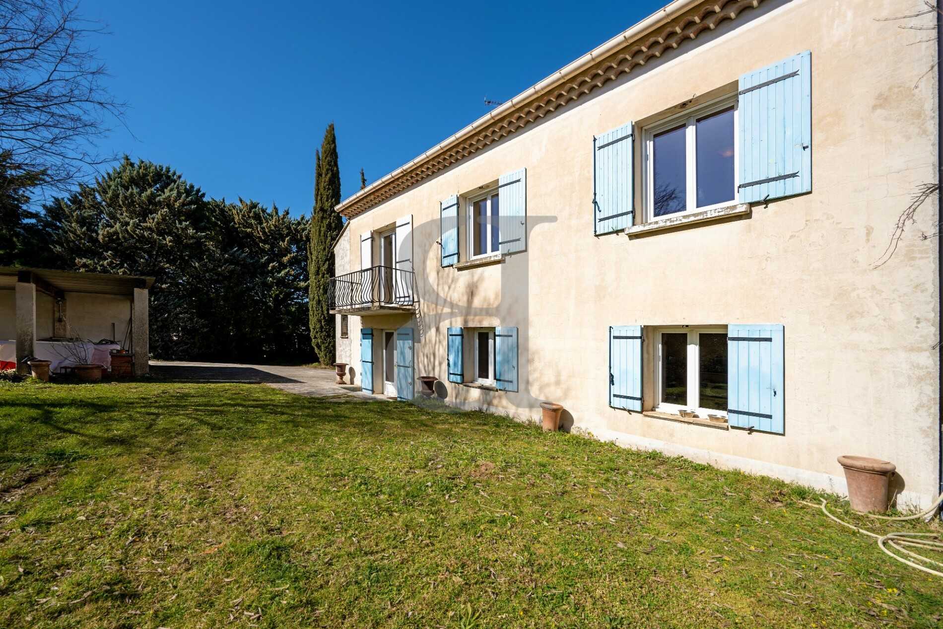 Haus im L'Isle-sur-la-Sorgue, Provence-Alpes-Côte d'Azur 10146242