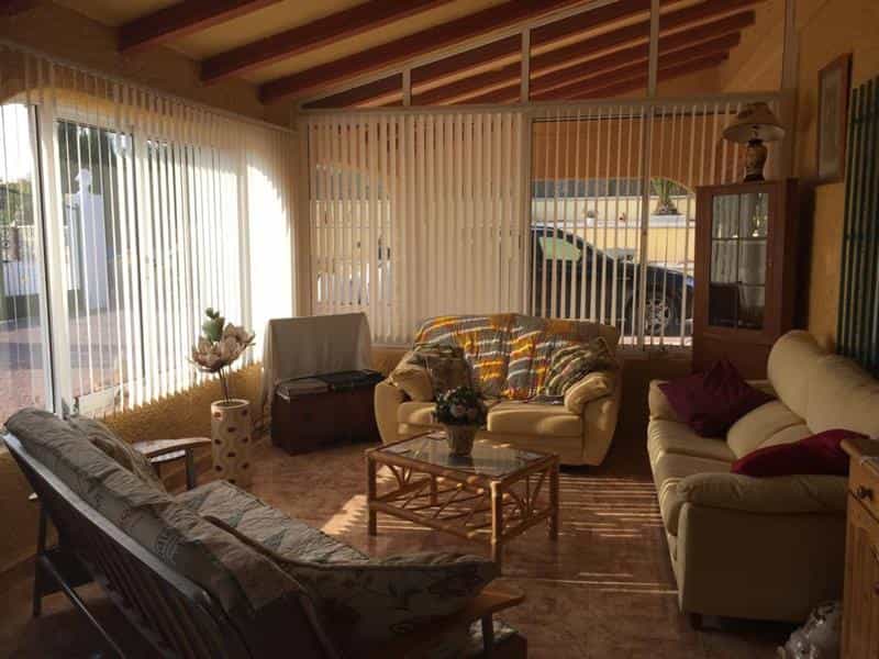 Rumah di La Canalosa, Comunidad Valenciana 10146455