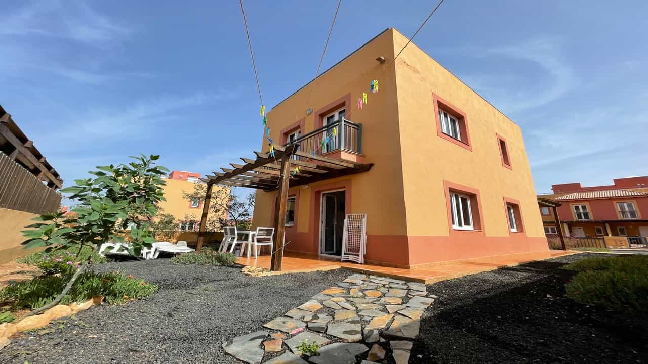 House in La Oliva, Canary Islands 10146456