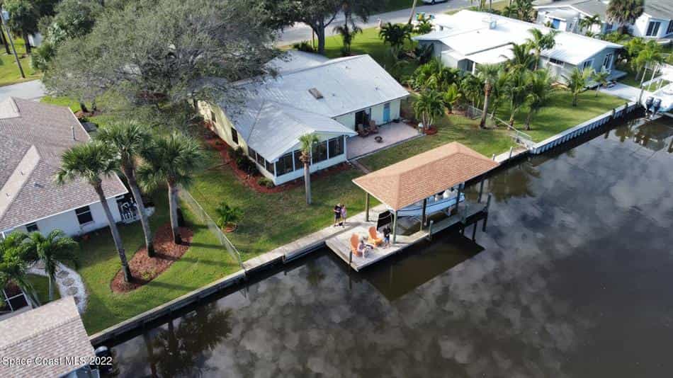 House in Floridana Beach, Florida 10146471