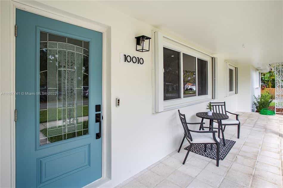 Condominium in El Portal, Florida 10146475