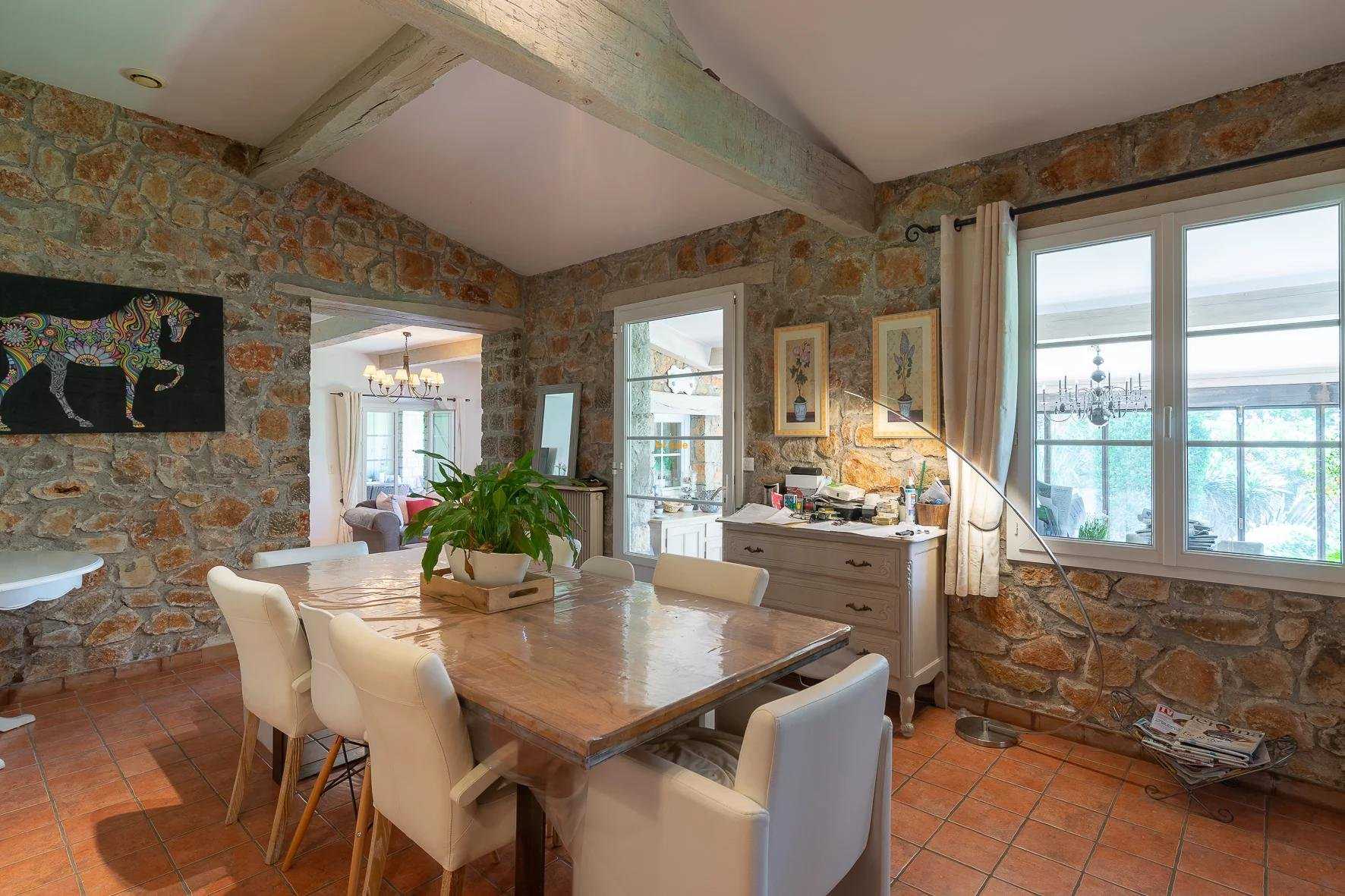 公寓 在 La Motte, Provence-Alpes-Côte d'Azur 10146524