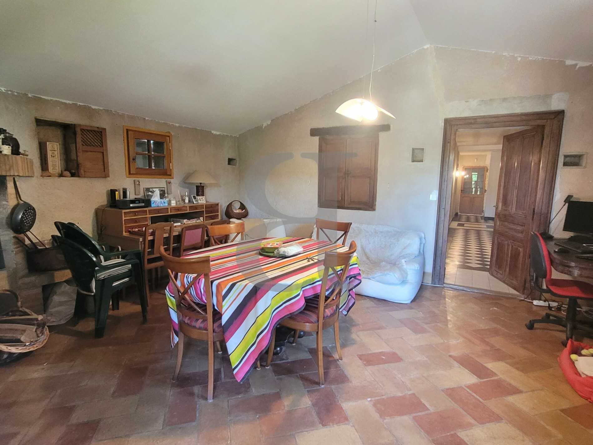 σπίτι σε Grignan, Auvergne-Rhône-Alpes 10146624