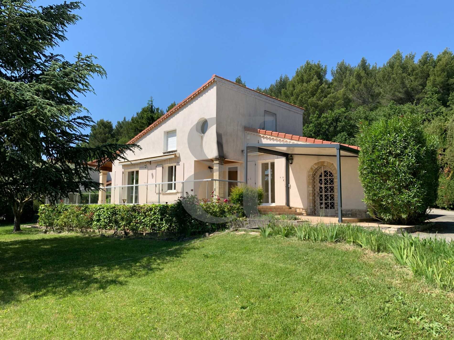 жилой дом в Grignan, Auvergne-Rhône-Alpes 10146627