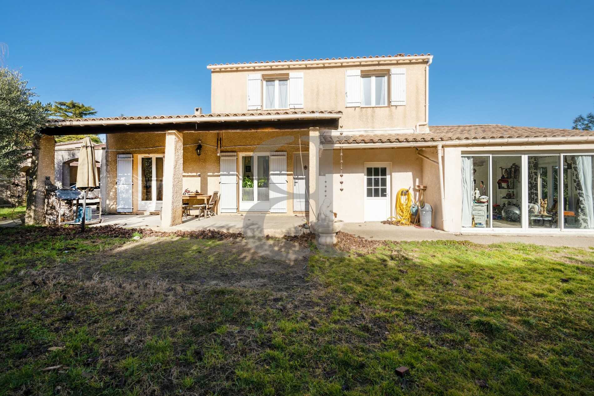 Talo sisään Malaucene, Provence-Alpes-Cote d'Azur 10146650