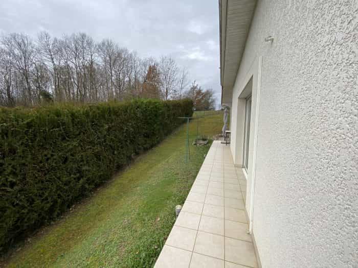 Talo sisään Beauchalot, Occitanie 10146661